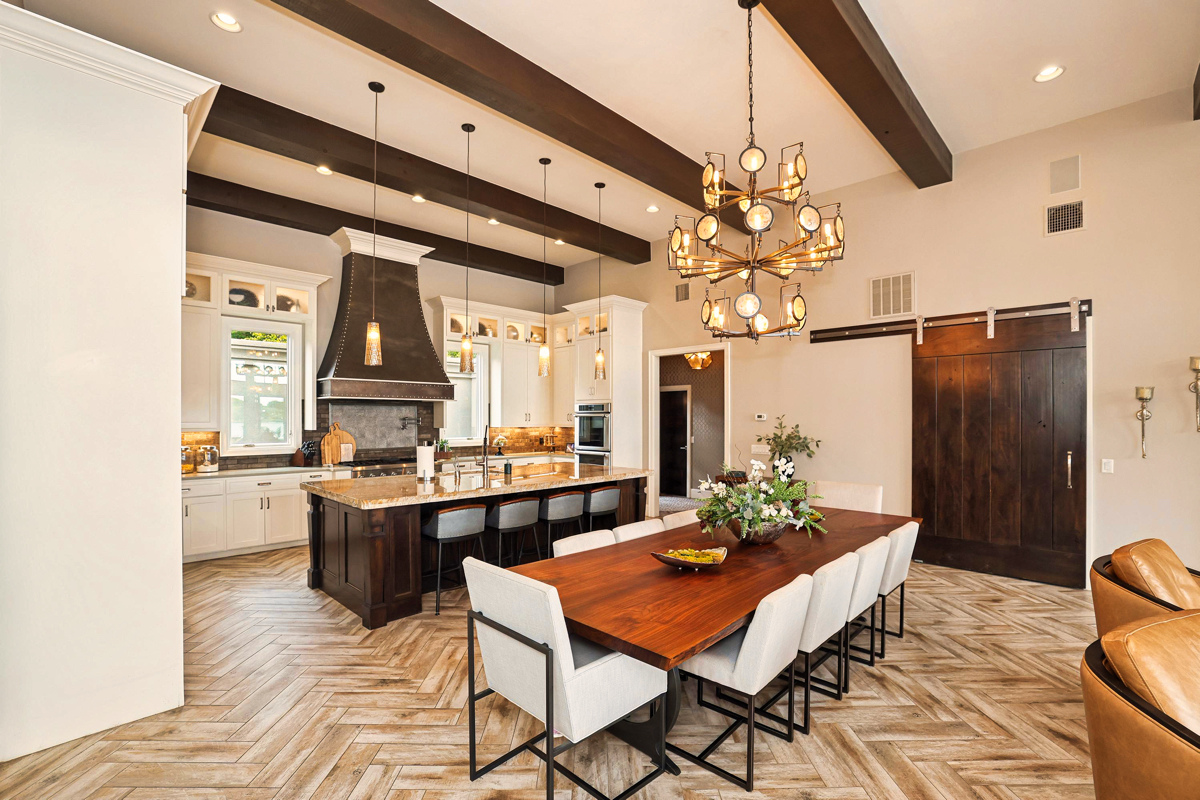 14-Dining & Kitchen.jpeg