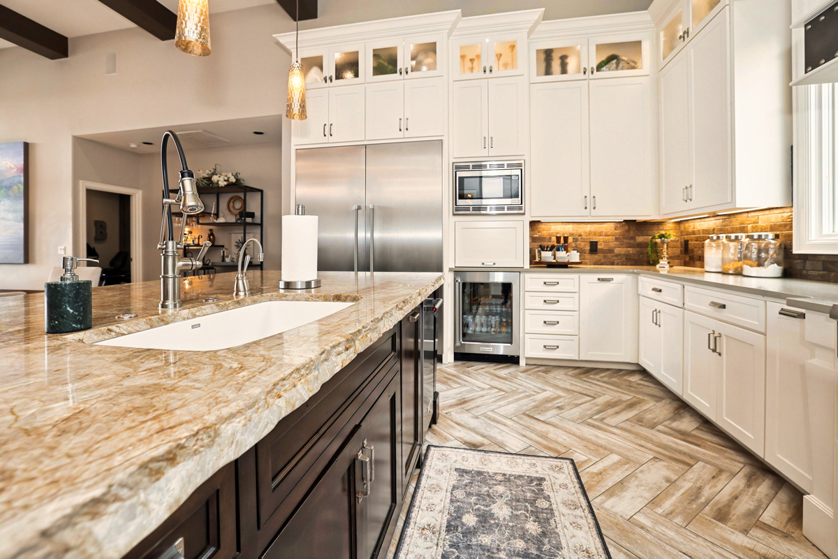 23-Kitchen Granite.jpeg