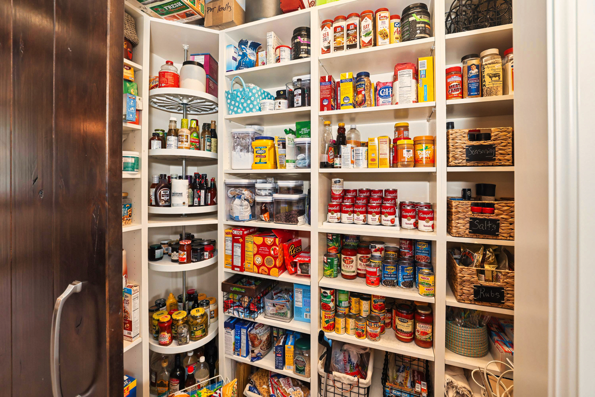 25-Pantry.jpeg