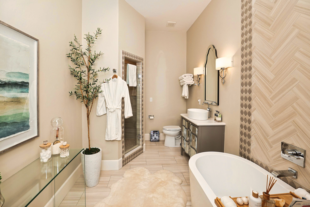 58-4th Bedroom Bath.jpeg