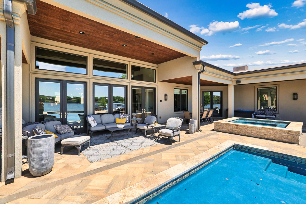 69-Back Patio.jpeg